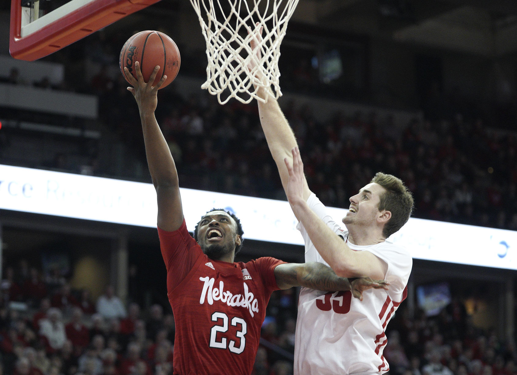 Badgers 82, Cornhuskers 68
